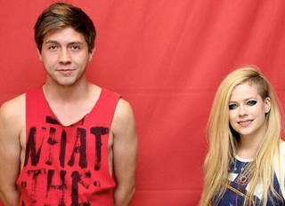 Illustration for article titled The First Rule of Meeting Avril Lavigne: Never Touch Avril Lavigne